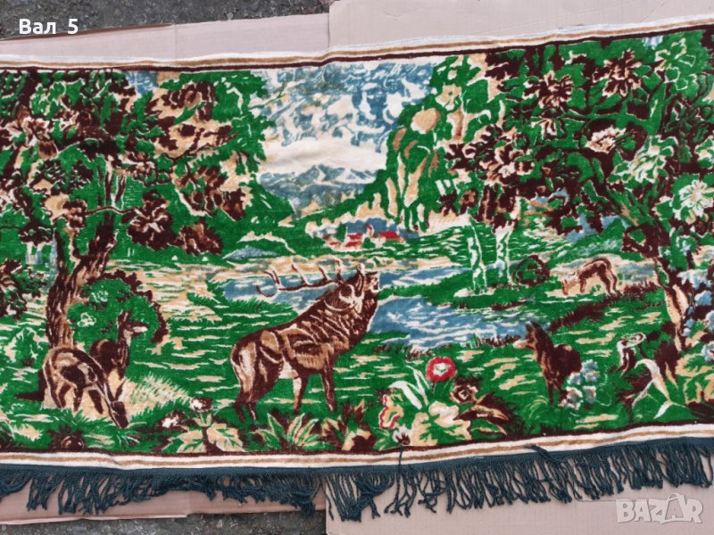 Автентичен стар плюшен ковьор с елен и сърни, снимка 1