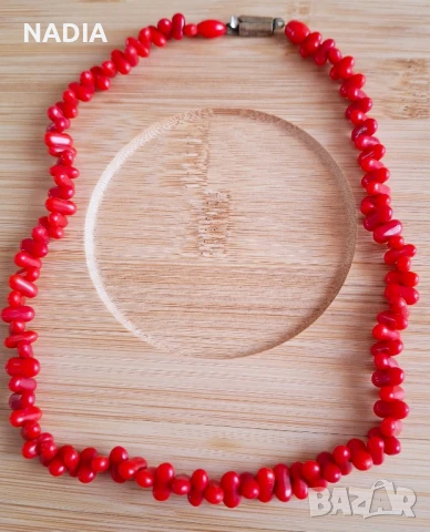 Колие от корал мерджан