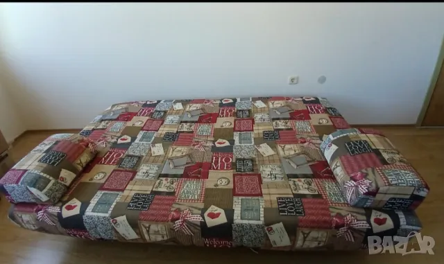 Диван спалня с матраци и ракли от двете страни за багаж., снимка 3 - Спални и легла - 50305214