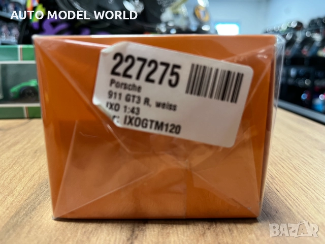 IXO Models Porsche Carrera 911 GT3 R колекция модел мащаб 1:43 Нови, снимка 3 - Колекции - 52448136