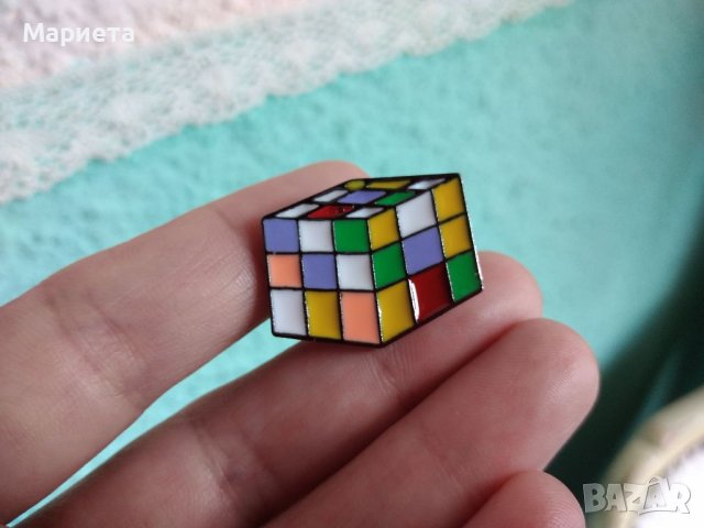 Пинче Рубик Кубче Брошка Значка Аксесоар Бужута , снимка 2 - Други - 41349176