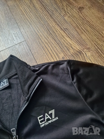 Страхотно мъжко яке горнище ARMANI EMPORIO размер S , снимка 4 - Спортни дрехи, екипи - 52886710