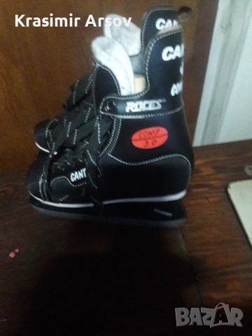 Продавам хокейни кьнки( оргинални), снимка 2 - Зимни спортове - 53159082