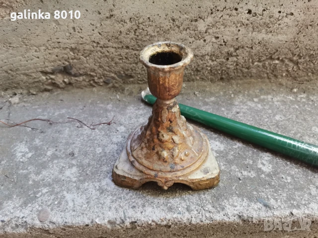 Стар бронзов свещник, снимка 3 - Антикварни и старинни предмети - 51337398