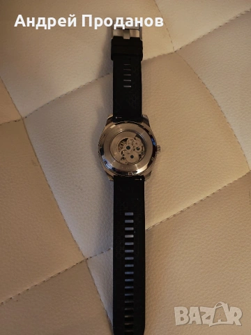 Продавам часовник 