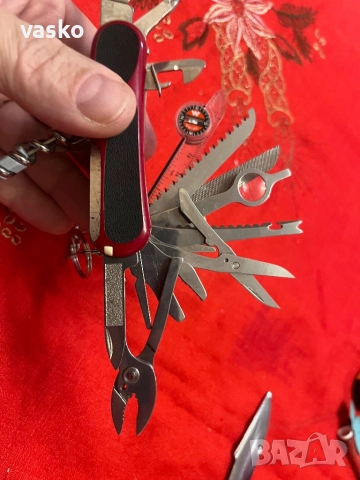 Victorinox-мн.иструменти,компас,г.ключ, снимка 8 - Ножове - 52907804