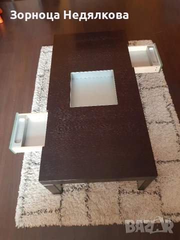 Ниска холна маса с две чекмеджета , снимка 2 - Маси - 53654167