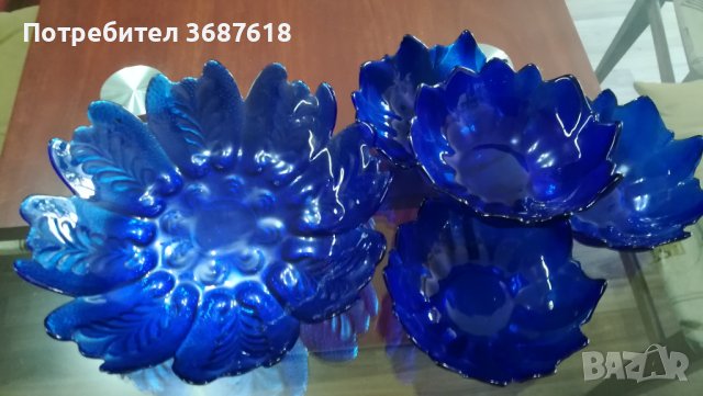 Стъклени купи синьо стъкло