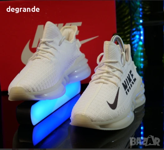 Бели маратонки Nike , снимка 3 - Маратонки - 51057250