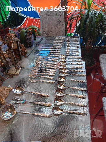 прибори за хранене сервиз