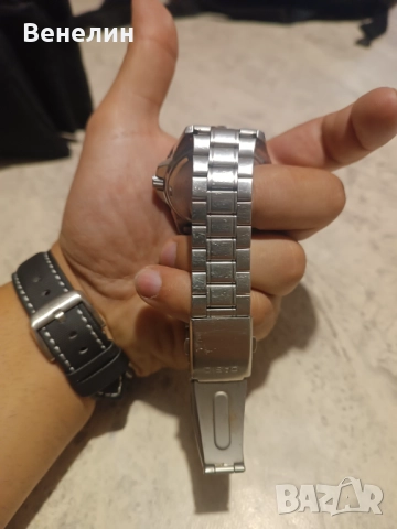 Продавам часовник , снимка 3 - Мъжки - 52424623