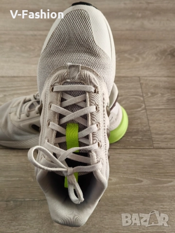 Маратонки адидас 