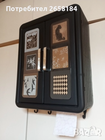 Шкафче за стена със закачалки и отвор за хартия