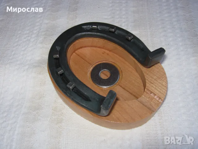 Дървен пепелник с истинска подкова и клинци., снимка 4 - Други - 48011838