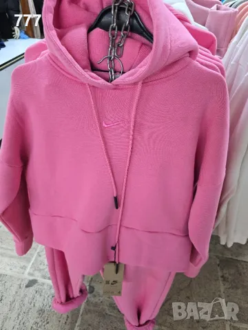 дамски спортни екипи NIKE