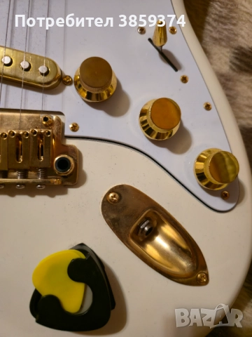 Електрическа китара Custom Squier Affinity Stratocaster, снимка 6 - Китари - 52202893