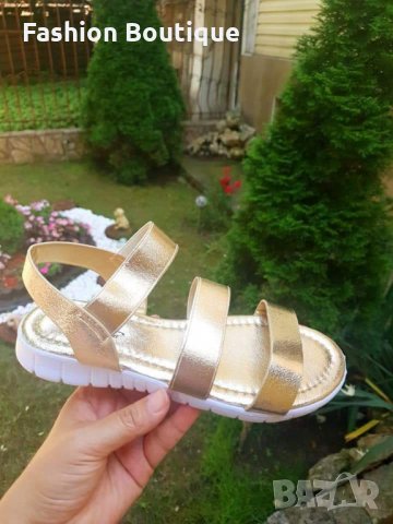 Дамски летни сандали в златисто, снимка 2 - Сандали - 35929158
