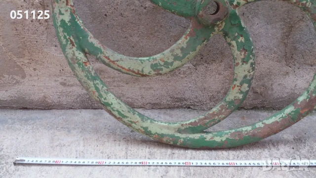 масивно възрожденско чигунено колело , снимка 3 - Антикварни и старинни предмети - 50659927