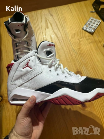 Чисто нови кецове Nike Air Jordan B'Loyal (White/Red/Black) – Номер 43, снимка 2 - Маратонки - 53835310