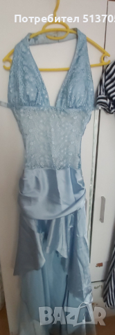 Бална светло синя рокля с гол гръб