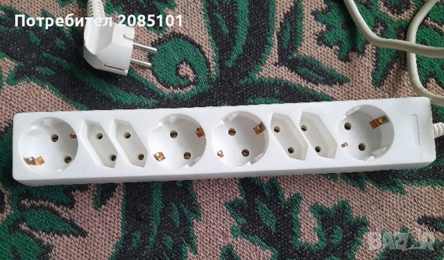 Разклонител с 8 гнезда