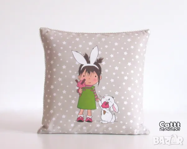 Декоративна възглавница МОМИЧЕ И ЗАЙЧЕ /сива, снимка 1