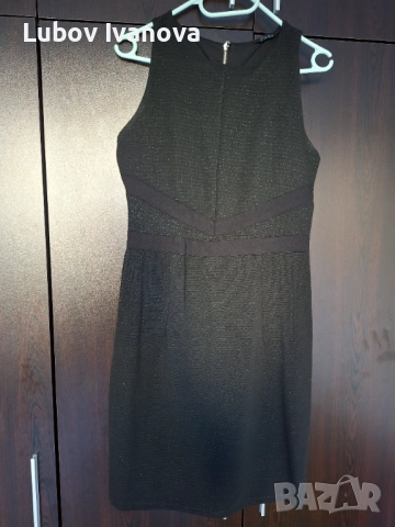 Черна рокля по тялото