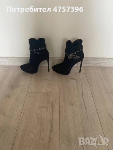 Оригинални Saint Laurent, снимка 9 - Дамски боти - 53741625