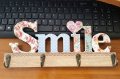 982 Декоративна дървена закачалка SMILE стенна закачалка с 4 куки, снимка 7