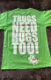 Оригинална тениска Dissizit - THUGS NEED HUGS TOO, размер M, САЩ Streetwear Vintage/винтидж Y2K, снимка 1
