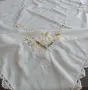 Покривка с ръчна бродерия 82×90 см, снимка 1