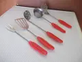 Лот от 5 бр. кухненски прибори с червени дръжки, снимка 3