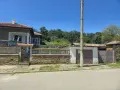 Продава се къща с голям двор 1,5 дка, гараж, стопански постройки и обновени инсталации, снимка 4