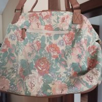 Дамска чанта с флорални елементи, снимка 2 - Чанти - 41978852