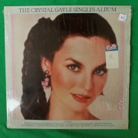 Crystal Gayle – 1980 - The Crystal Gayle Singles Album(United Artists Records – UAG 30287)(Country), снимка 1 - Грамофонни плочи - 44823540