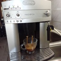 Кафеавтомат Делонги Магнефика, работи добре и прави супер кафе  , снимка 2 - Кафемашини - 41794882
