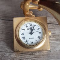 Миниатюрен кварцов часовник " LE TEMPS"-грамофон, снимка 2 - Антикварни и старинни предмети - 41922062