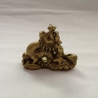 Сувенир малка статуетка китайски дракон в бронзов цвят , снимка 1 - Статуетки - 44466424