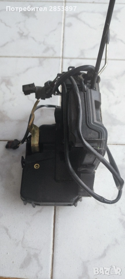 Предна дясна брава ключалка врата Мерцедес Mercedes W211 E class 2117200435, снимка 1