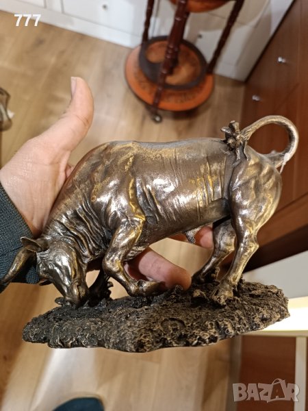статуетка Бик, снимка 1