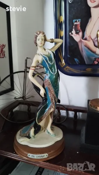 Фигура на ретро дама, снимка 1