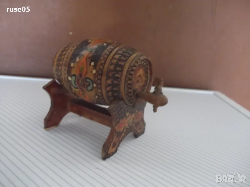 Буре дървено пирографирано на стойка, снимка 1