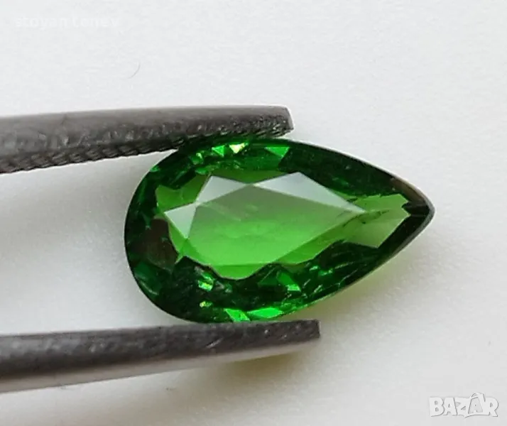 Елегантен Цаворит гранат в шокиращо зелен цвят 0.99кт.! Сертифициран! Нов!, снимка 1