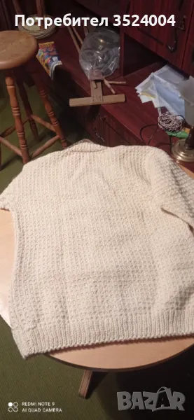 Продавам чисто нова плетена жилетка .Ръчно Плетево, снимка 1