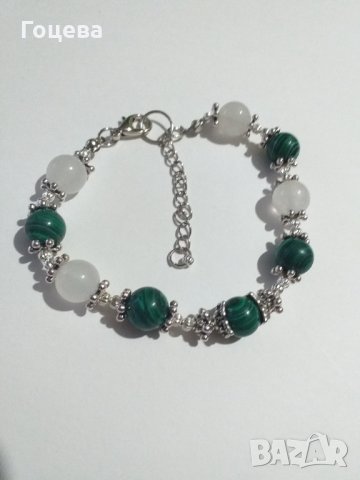 Прекрасна гривна с естествен Малахит и нежен Бял Кварц с богати орнаменти в цвят Сребро , снимка 1