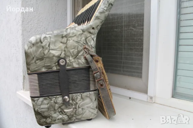 Немски акордеон ''Weltmaister'' 60 баса, снимка 12 - Акордеони - 47957219