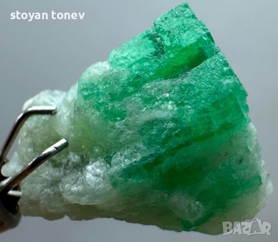 Изумруден кристал в топ зелен цвят! 8.20кт.!, снимка 5 - Арт сувенири - 44321831