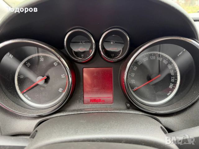 Opel Astra 1,7 CDTI, 120 k.c , снимка 4 - Автомобили и джипове - 53668813