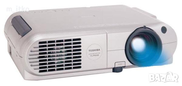 Toshiba TLP-660 Projector, снимка 1 - Камери - 42216359