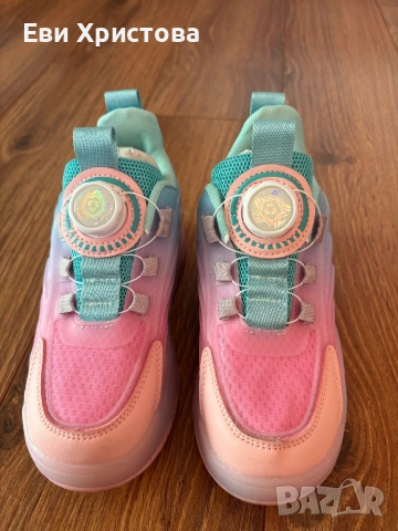 Маратонки с колелца, снимка 3 - Ролери, кънки - 53766707